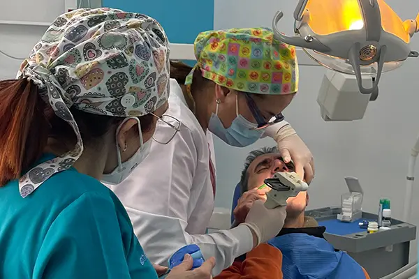 Clínica Dental A tu Salud Dentista en Villaverde